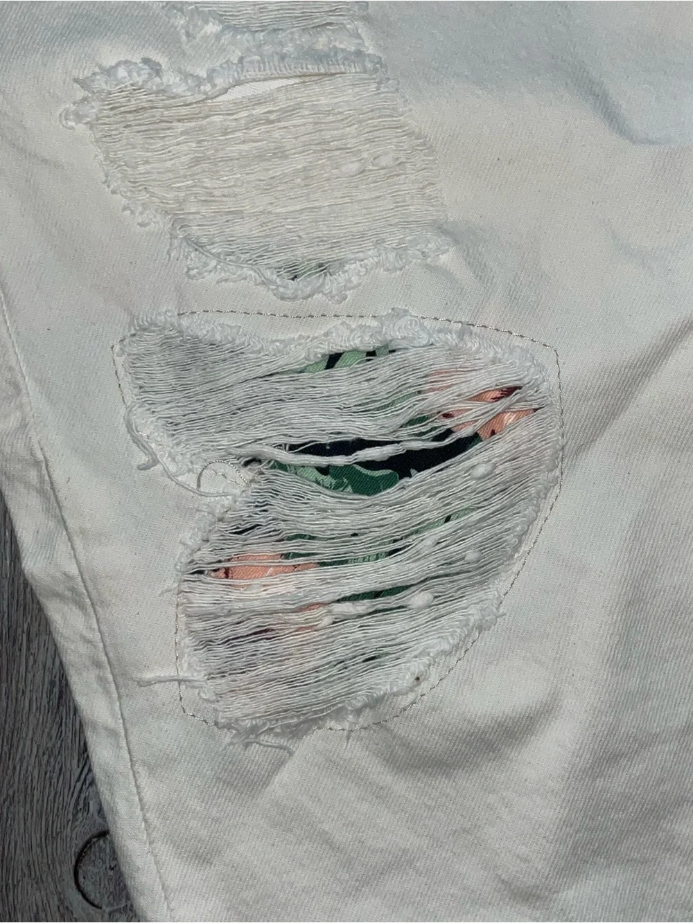 Levi's White Men's Relaxed Denim Shorts with Raw Hem